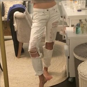 White Carmar distressed Jeans!